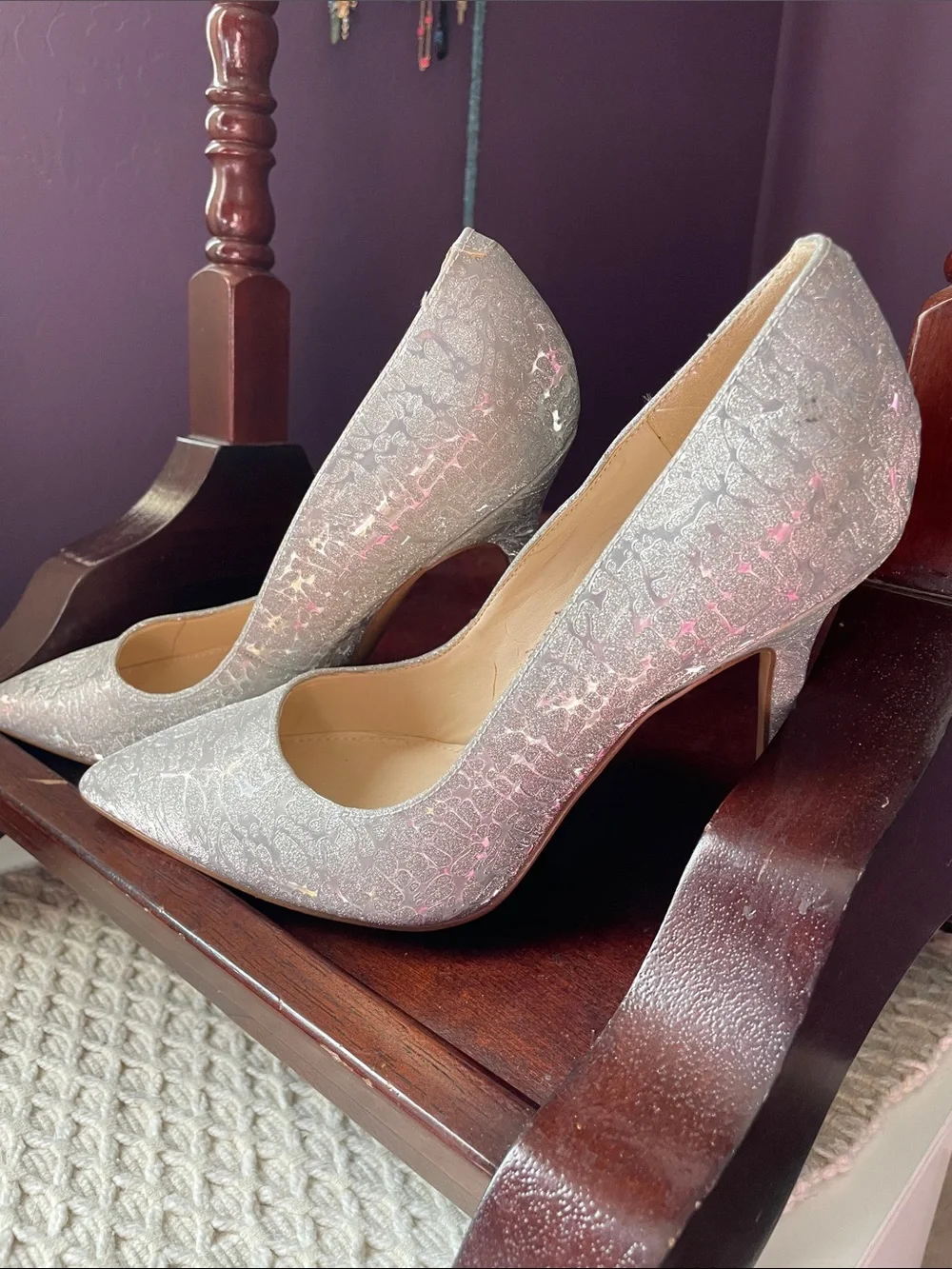 NWOT NINE WEST SILVER LEOPARD PUMPS